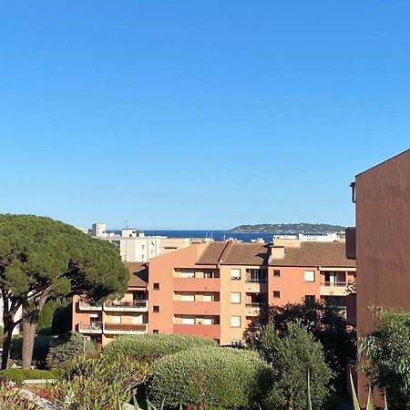 Appartement Vue Mer Avec Place De Parking Privee Sainte-Maxime Exteriör bild