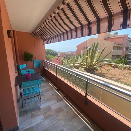 Appartement Vue Mer Avec Place De Parking Privee Sainte-Maxime Exteriör bild