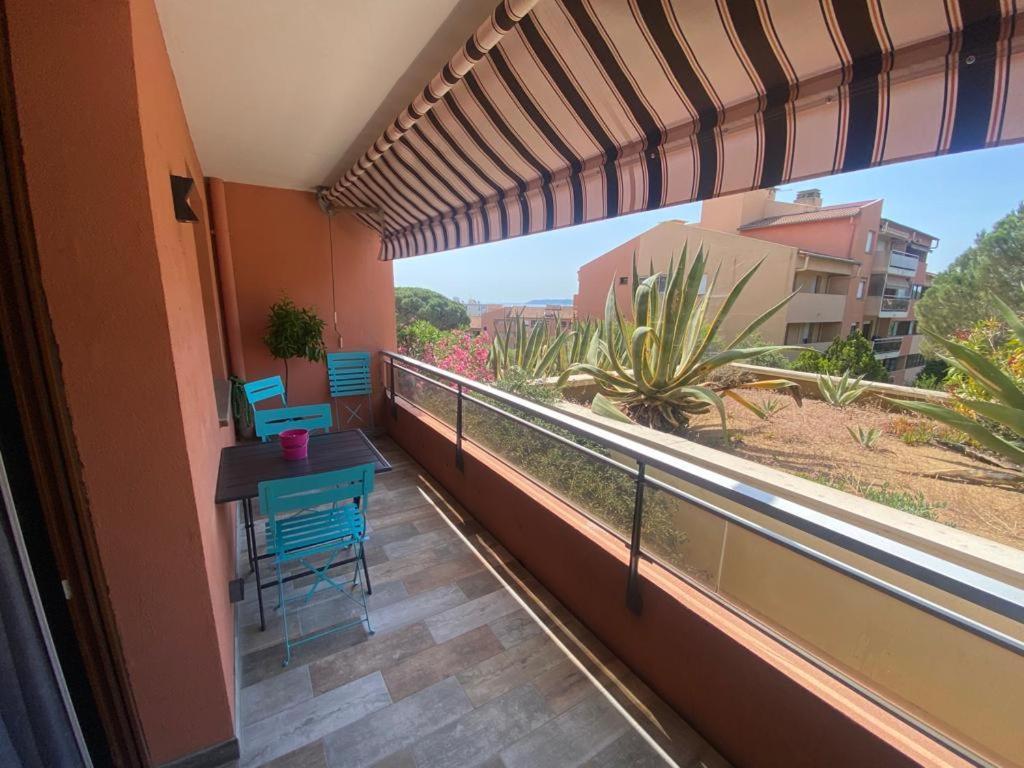 Appartement Vue Mer Avec Place De Parking Privee Sainte-Maxime Exteriör bild