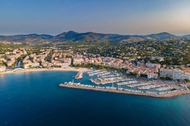 Appartement Vue Mer Avec Place De Parking Privee Sainte-Maxime Exteriör bild
