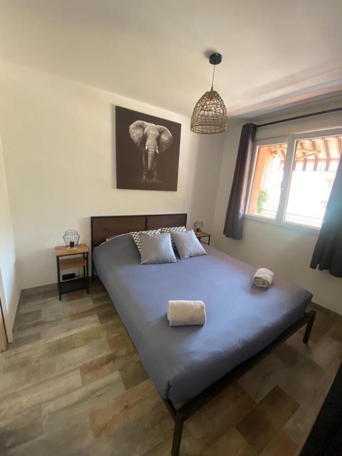Appartement Vue Mer Avec Place De Parking Privee Sainte-Maxime Exteriör bild